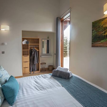 Blackwood Forest Cabins - Forest Holidays Popham Dış mekan fotoğraf